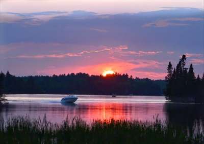 日落 船 自然 景观 黄昏 水 湖 夏天 太阳 光 晚上