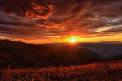 日落 黎明 自然 看法 Kaçkars 景观自然 草 山 绿色