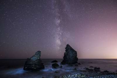银河系 岩石 海 海滩 夜 石头 波 蓝色的 假日 船 冷静