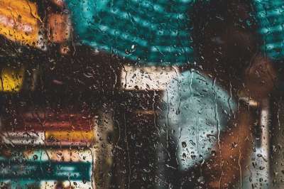 雨 湿的 水 滴 窗户 自然 天气 飞沫 雨滴 液体 下雨