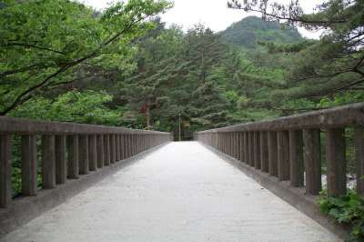 石桥 桥 水平 山 大自然 风光 路 旅行 登山 谷 移动