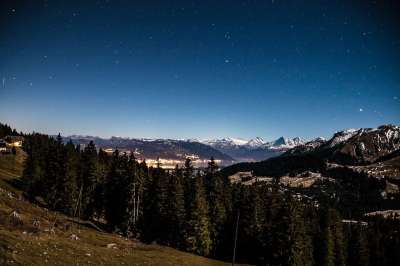 星空 星星 山 长期接触 傍晚的天空 瑞士 Gurnigel 夜空