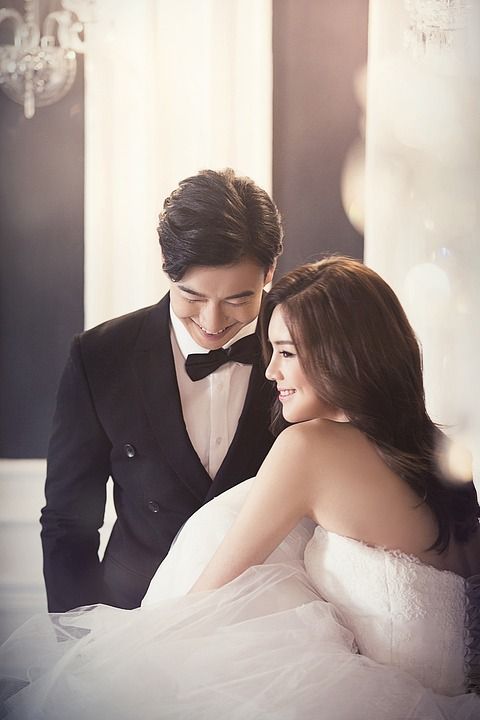 婚纱 时尚 人物 马夫 新娘 微笑 一对 爱 一起 婚礼