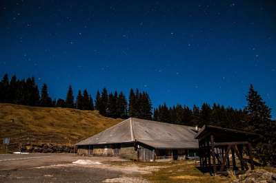 星空 农家 星星 山 长期接触 傍晚的天空 瑞士 Gurnigel