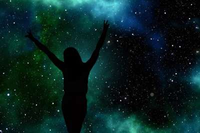 宇宙 人 轮廓 女士 星星 乐趣 拥抱 寻找 天堂 夜晚 染