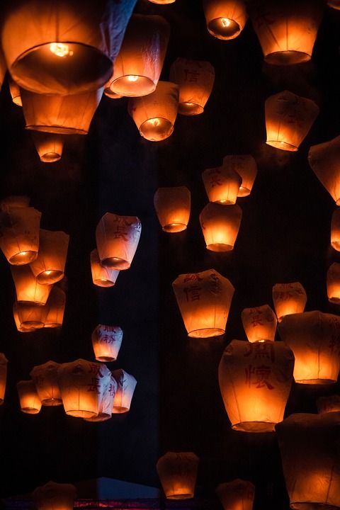 天灯 节日 落灯 祈祷 希望
