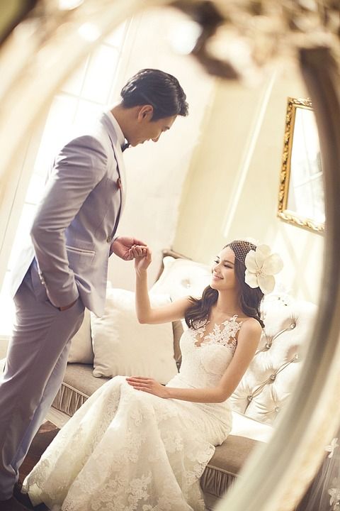 面纱 白色礼服 年轻女子 花卉 婚纱 时尚 人物 马夫 新娘