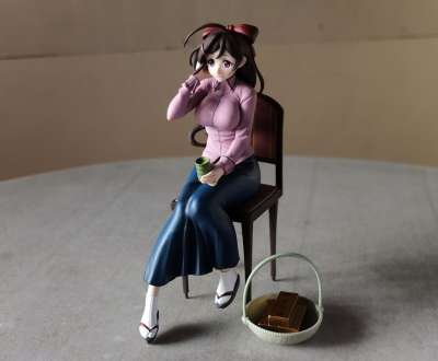 玩具 塑像 年轻 女士 女性 食物 茶 杯子 饮料 金子