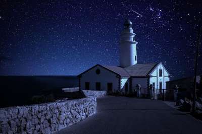 灯塔 夜晚 星空 月亮 星星 天空 晚上