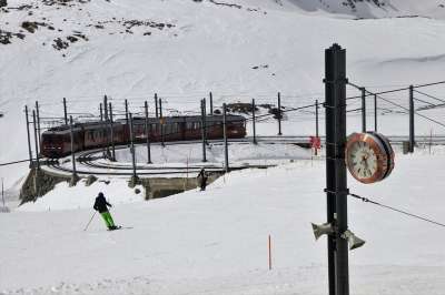 采尔马特 滑雪 雪 冬季 冷 运输 旅行 山 性质 弗罗斯特