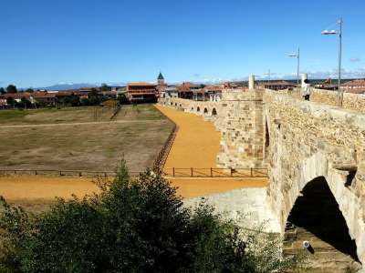 奥比戈医院 圣地亚哥的路 西班牙 卡米诺圣地亚哥 旅游 景观 路径