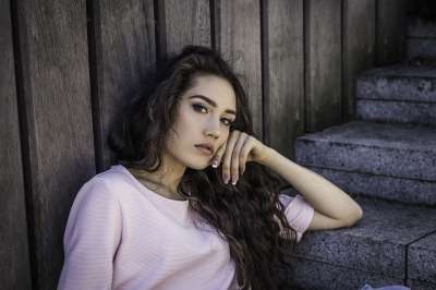 头发 女士 时尚 年轻 模型 肖像 女孩 女人的头发 女性