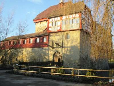 庭院的城堡 Hagenwil Thurgau 瑞士 观光 水 美食