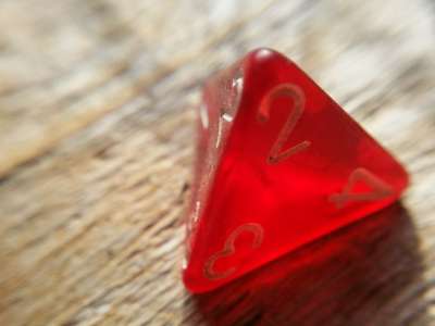 骰子 游戏 Rpg D4 卷 金字塔 播放 玩耍 棕色的游戏