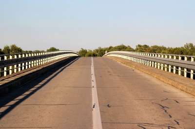 桥 路 结构 围栏 驾驶 建造 过河 户外的