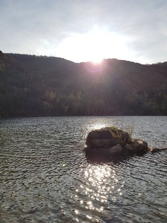 背景 美丽的 蓝色 海岸 地平线 的风景 山 自然的 性质