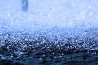雨 水 城市 流动 一滴