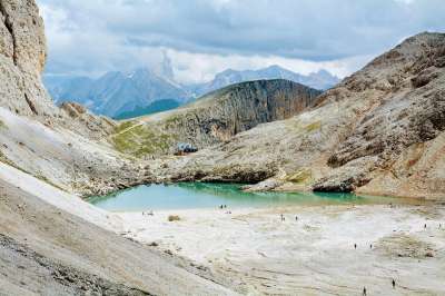 湖 远足 白云岩 避难 踪迹 Antermoia 山 岩石 景观
