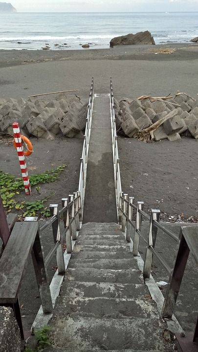 大海 海 砂 沙子 沙 沙滩 海滩 蓝 浪 救生圈 楼梯