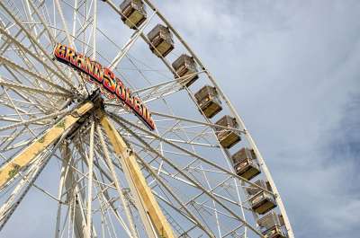 摩天轮 民间节日 乌尔默Volksfest 骑 娱乐 游乐园 公平的