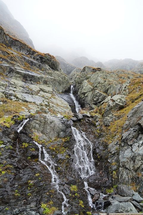瀑布 雾山 罗马尼亚 山 洛基山 多雾路段 自然 景观 下降