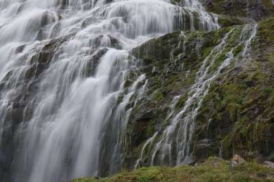 瀑布 山 自然 溪 水 流动 荒野 冰岛 瀑布 瀑布 瀑布