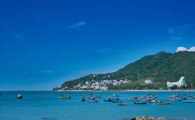 海 海洋 头顿 天空 日落 白天 海边 大海 船 山