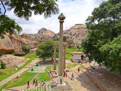 Chitradurga 泥墙壁 Chitradurga 堡 粮仓 印度