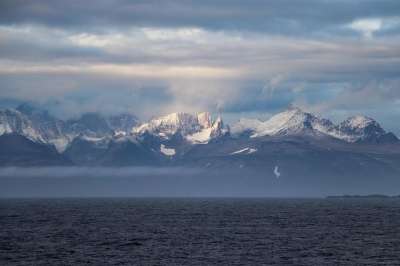 雪 山 海 海洋 景观 自然 云 海岸 全景 雪 山 山