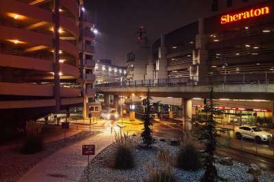 建筑学 建造 现代的 夜晚 城市 正面 旅游 飞机场 去旅行