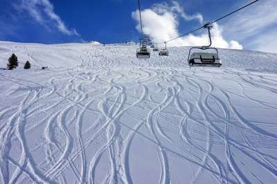 雪 冬季 山 寒冷的 体育 自然 山峰 滑雪场 滑雪胜地 追踪