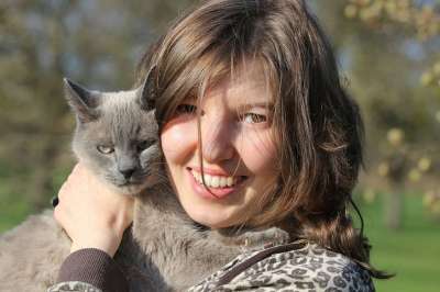 肖像 年轻女子 猫 自然 脸 人的 动物 家畜