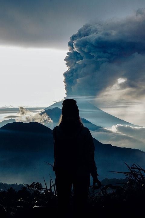 女孩 山 Agung 抽烟 巴厘岛 自然 人 巴图尔 小山