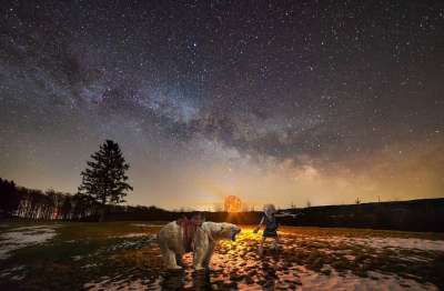 北极熊 星空 夜空 背景 山 森林 战士 幻想