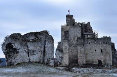 城堡的废墟 城堡 历史 崩溃 废墟 从历史上看 冬季 波兰 岩