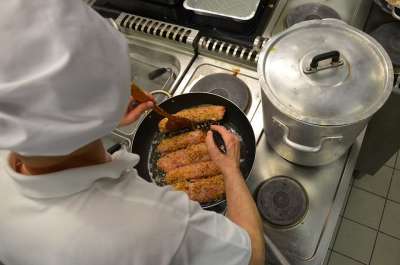 厨师 厨房 香料 美食 地面 食物 香气 品尝 味道 成分
