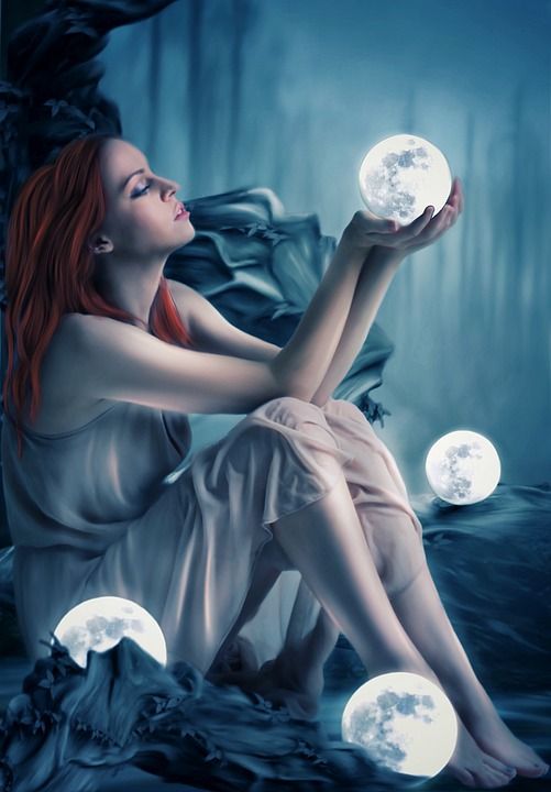 女士 月亮 坐着 独自的 森林 树木 夜晚 孤独