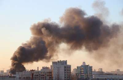 城市 火 烟 建造 破坏 灾难 天空 爆炸 云 景观 消防员