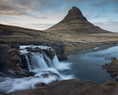 冰岛 Kirkjufellsfoss Goldenhours 长期接触