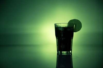 鸡尾酒 酒精 喝 酒类 橙色的 橙片 高百分比 鸡尾酒杯 开胃酒