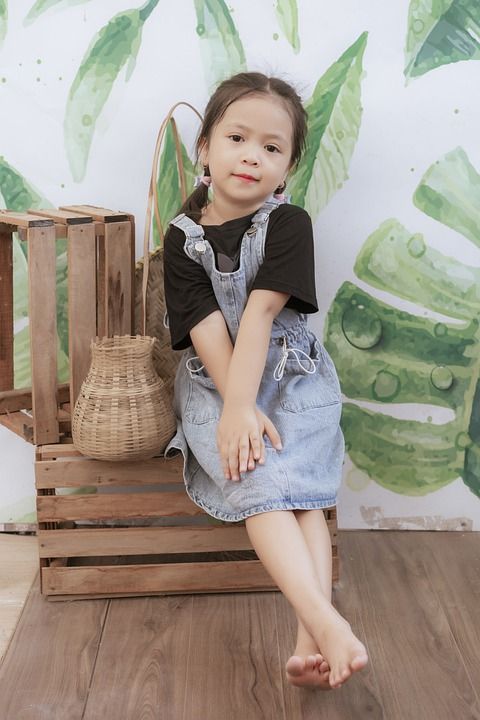 年轻的女孩 孩子 学步的儿童 可爱的 婴儿