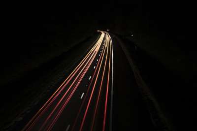街道 夜晚 汽车 城市景观 灯 路 交通 长期接触 踪迹 速度