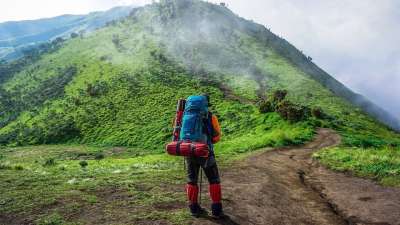 冒险 亚洲 背景 背包旅行 美丽的 棕色 云 喷发 多雾路段