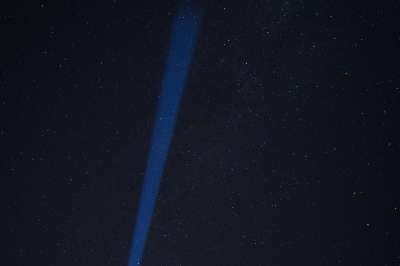 夜晚 星空 手电筒 光辉 光剑