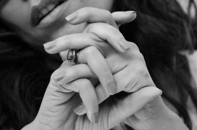 人们 成人 女士 女性 人 女孩 白色的 手指 指甲 一