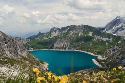 山 山下湖 湖 水库 远足 吕纳湖 观点 自然 布兰妮塔尔