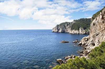海 悬崖 岩石 植被 云 夏天 布拉瓦海岸 西班牙 景观
