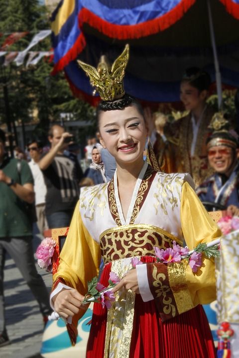 中国人 游行 色彩鲜艳的衣服 节日