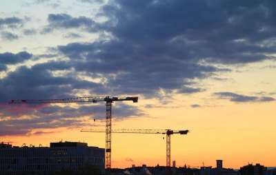 起重机 云 日落 建造 建筑起重机 城市的 背景