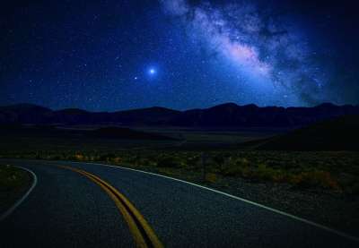 高速公路 星空 夜晚 星系 丘陵 背景